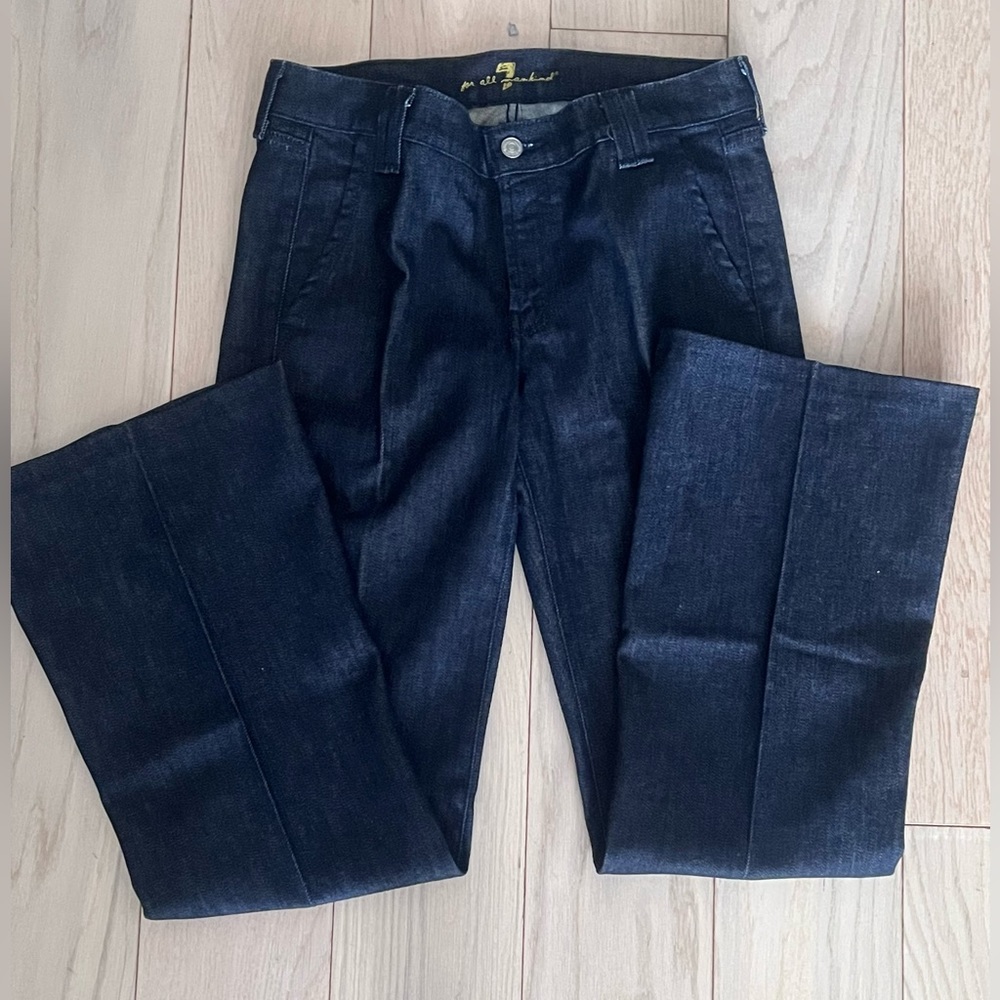 Seven 7 for all Mankind. Slight Flare Jeans 29
